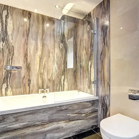 Sleeps 10 With Wifi Burneside