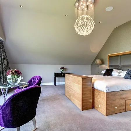 Sleeps 10 With Wifi Burneside