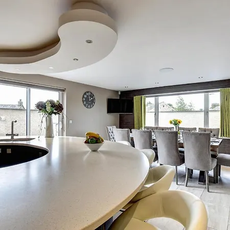 Sleeps 10 With Wifi Вилла Burneside