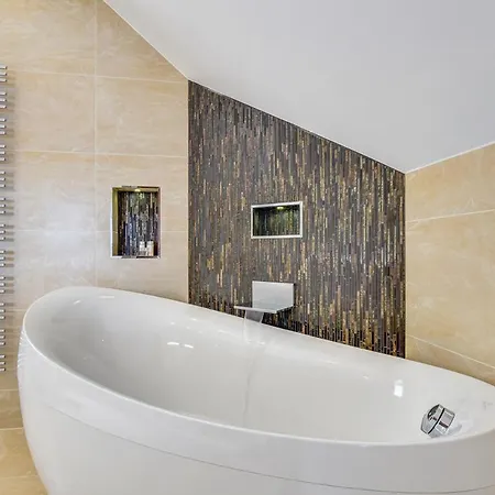 Sleeps 10 With Wifi Вилла *